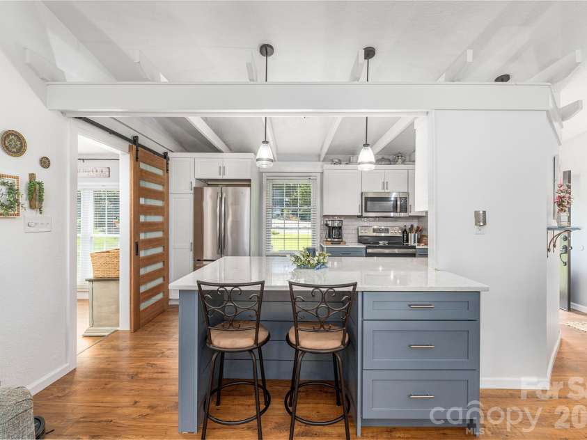 11 Crandon Court, Asheville, NC 28804.  MLS# CAR4420957, YatesRealty ID 48414. 