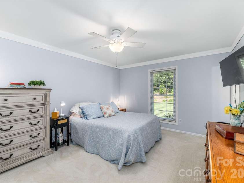 11 Crandon Court, Asheville, NC 28804.  MLS# CAR4420957, YatesRealty ID 48414. 