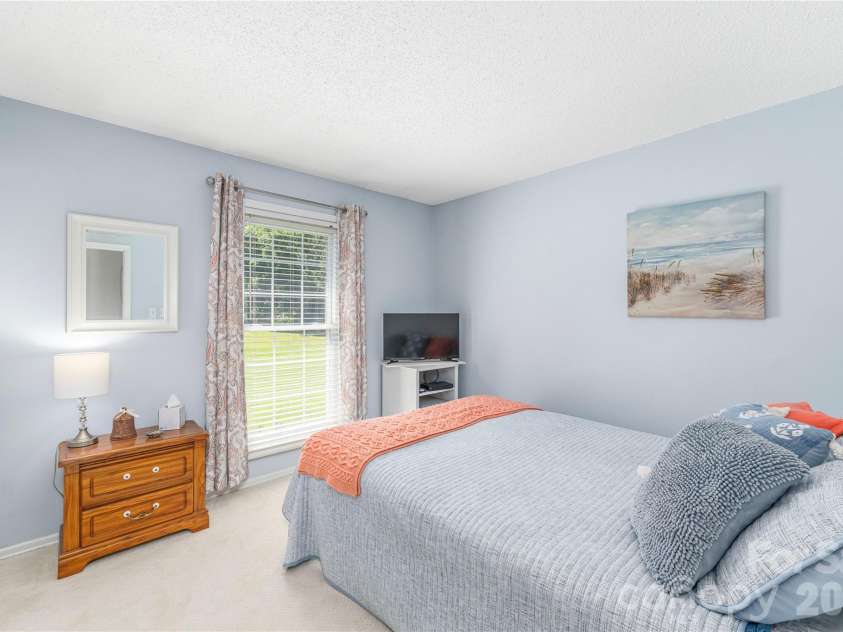 11 Crandon Court, Asheville, NC 28804.  MLS# CAR4420957, YatesRealty ID 48414. 