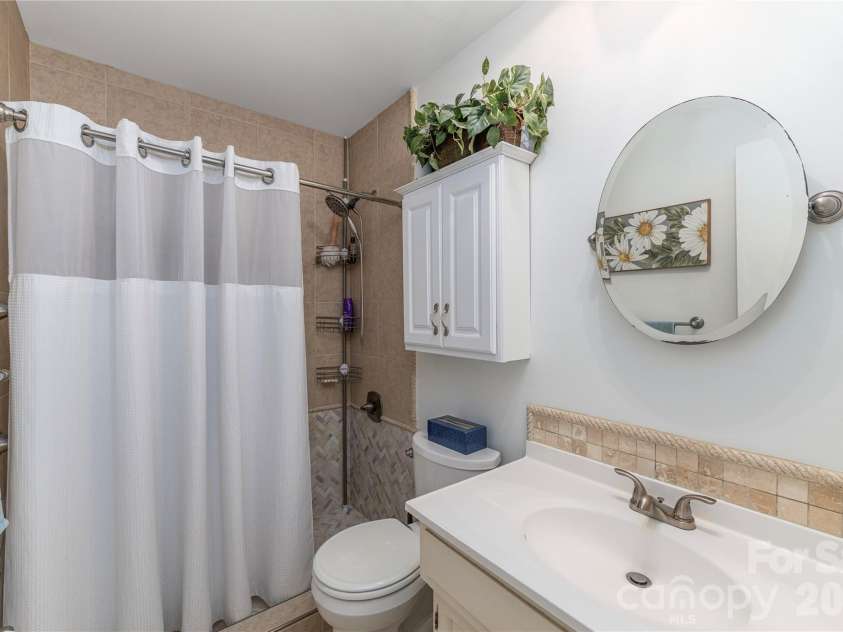 11 Crandon Court, Asheville, NC 28804.  MLS# CAR4420957, YatesRealty ID 48414. 