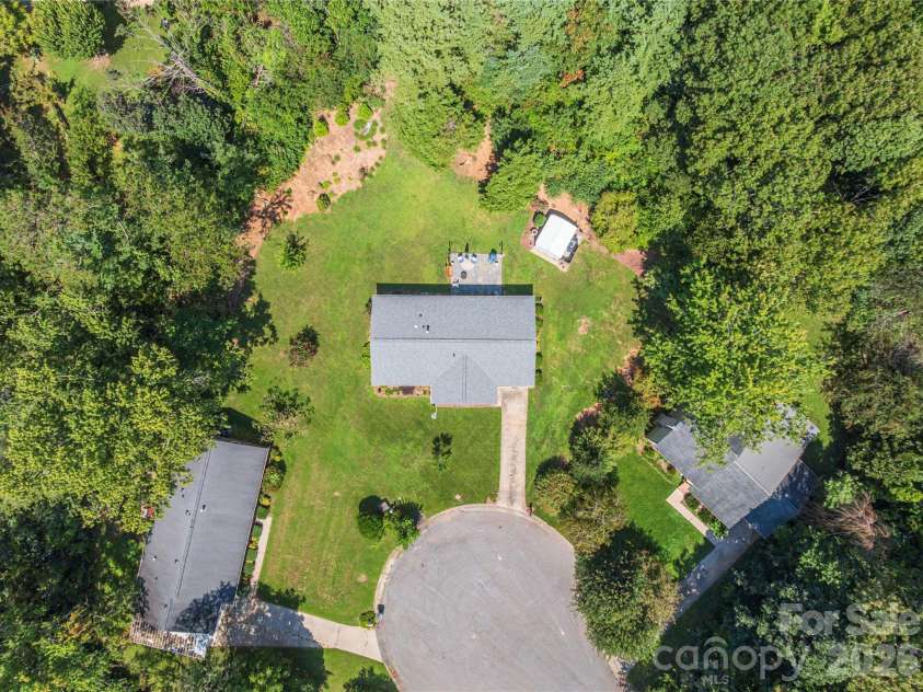 11 Crandon Court, Asheville, NC 28804.  MLS# CAR4420957, YatesRealty ID 48414. 