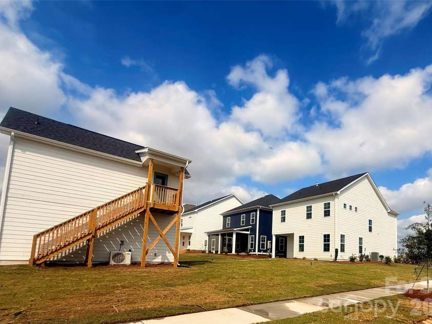 6101 Daisy Dale Drive, Pineville, NC 28134.  MLS# CAR4421100, YatesRealty ID 48415. 