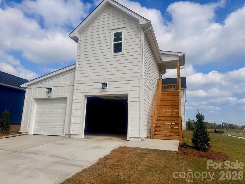 6101 Daisy Dale Drive, Pineville, NC 28134.  MLS# CAR4421100, YatesRealty ID 48415. 