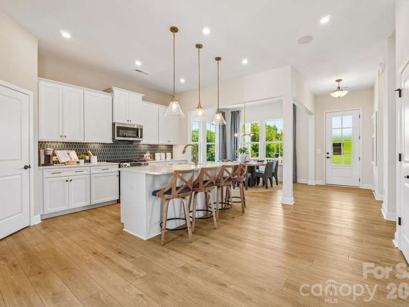6101 Daisy Dale Drive, Pineville, NC 28134.  MLS# CAR4421100, YatesRealty ID 48415. Representative