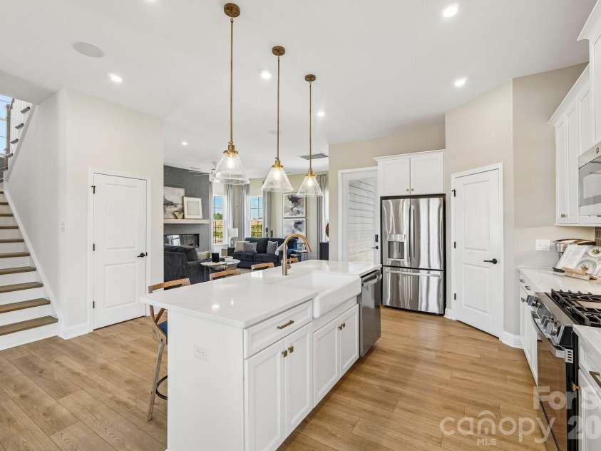 6101 Daisy Dale Drive, Pineville, NC 28134.  MLS# CAR4421100, YatesRealty ID 48415. Representative
