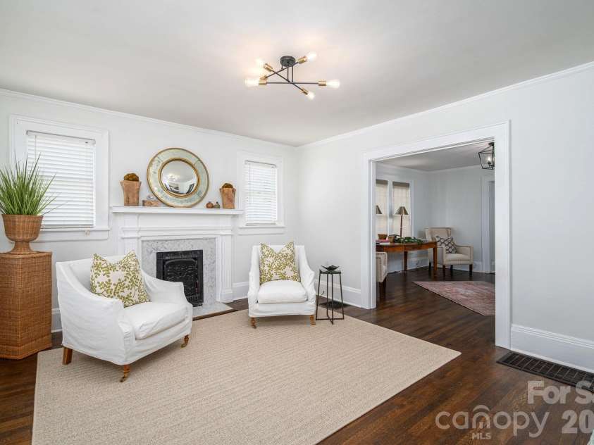 205 W Sixth Avenue, Gastonia, NC 28052.  MLS# CAR4420877, YatesRealty ID 48416. 