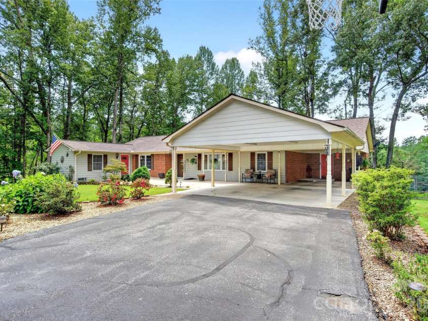 146 Cobblestone Drive, Marion, NC 28752.  MLS# CAR4420822, YatesRealty ID 48419. 