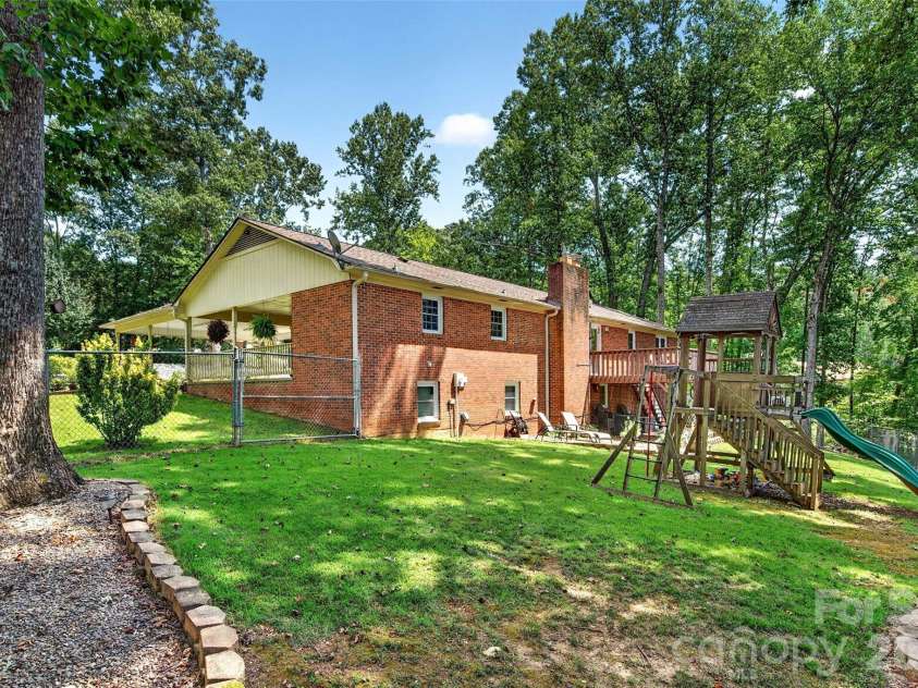 146 Cobblestone Drive, Marion, NC 28752.  MLS# CAR4420822, YatesRealty ID 48419. 