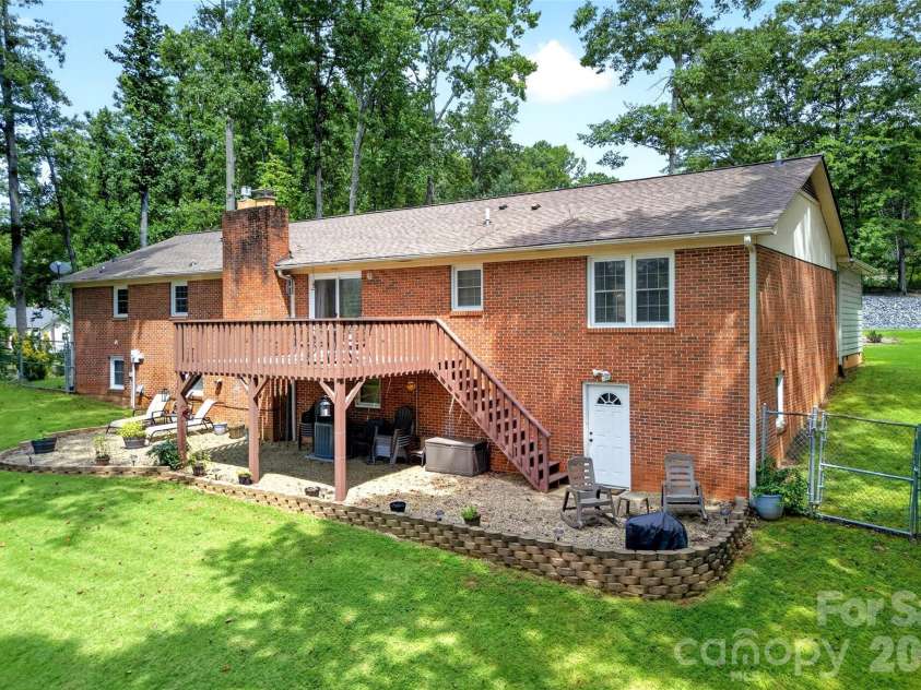 146 Cobblestone Drive, Marion, NC 28752.  MLS# CAR4420822, YatesRealty ID 48419. 