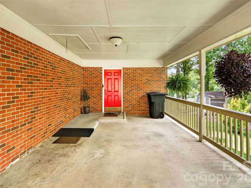 146 Cobblestone Drive, Marion, NC 28752.  MLS# CAR4420822, YatesRealty ID 48419. 