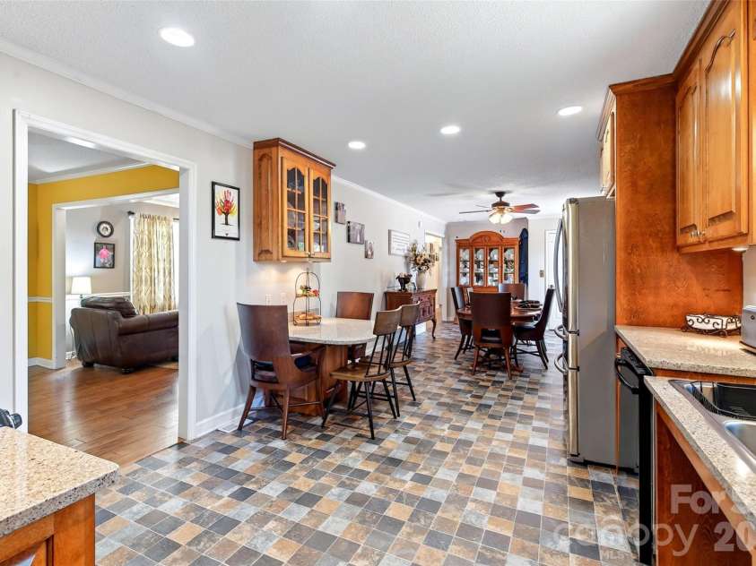 146 Cobblestone Drive, Marion, NC 28752.  MLS# CAR4420822, YatesRealty ID 48419. 