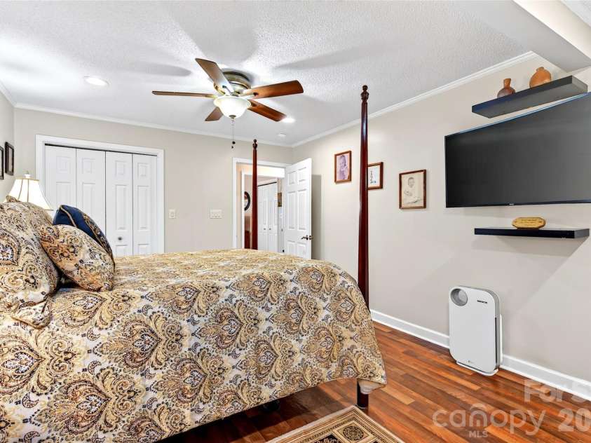 146 Cobblestone Drive, Marion, NC 28752.  MLS# CAR4420822, YatesRealty ID 48419. 