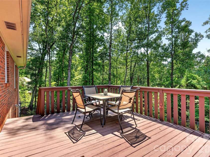 146 Cobblestone Drive, Marion, NC 28752.  MLS# CAR4420822, YatesRealty ID 48419. 