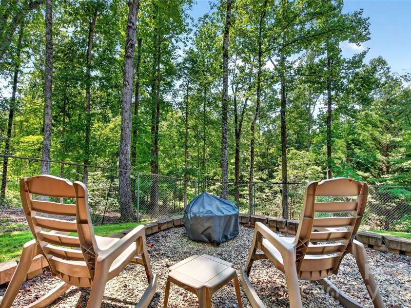 146 Cobblestone Drive, Marion, NC 28752.  MLS# CAR4420822, YatesRealty ID 48419. 
