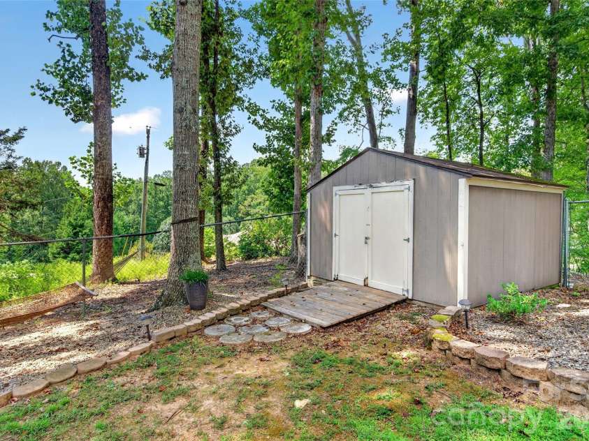 146 Cobblestone Drive, Marion, NC 28752.  MLS# CAR4420822, YatesRealty ID 48419. 