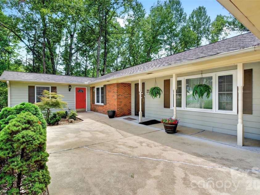 146 Cobblestone Drive, Marion, NC 28752.  MLS# CAR4420822, YatesRealty ID 48419. 