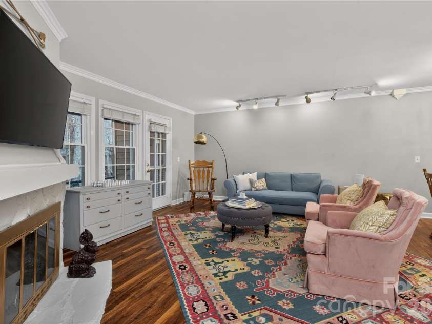 3805 Colony Crossing Drive, Charlotte, NC 28226.  MLS# CAR4335125, YatesRealty ID 4842. 