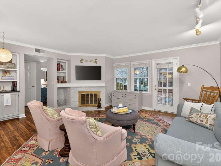 3805 Colony Crossing Drive, Charlotte, NC 28226.  MLS# CAR4335125, YatesRealty ID 4842. 