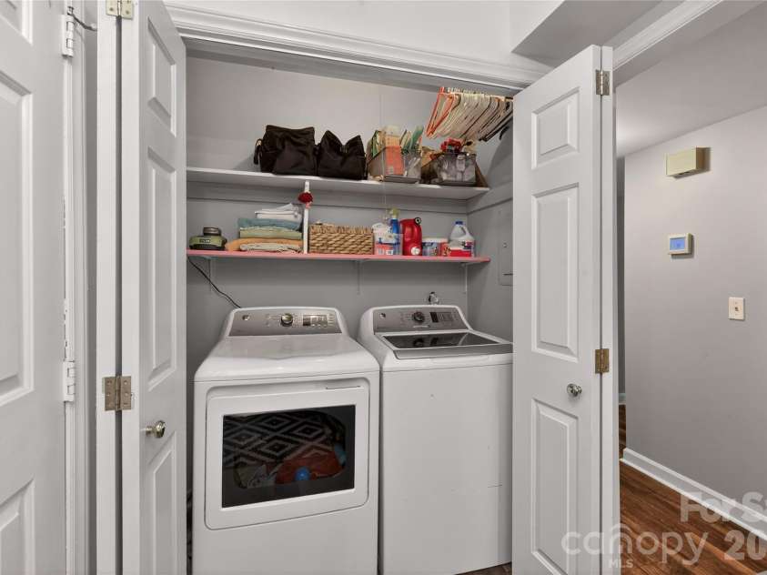 3805 Colony Crossing Drive, Charlotte, NC 28226.  MLS# CAR4335125, YatesRealty ID 4842. 