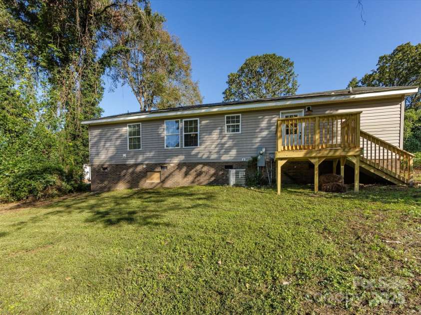 907 4th Avenue, Gastonia, NC 28054.  MLS# CAR4306590, YatesRealty ID 4842. New deck