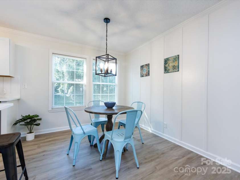 907 4th Avenue, Gastonia, NC 28054.  MLS# CAR4306590, YatesRealty ID 4842. View of breakfast nook. 
