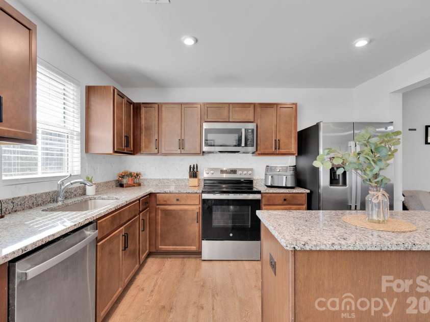 4008 Haldane Street, Charlotte, NC 28214.  MLS# CAR4420600, YatesRealty ID 48420. 