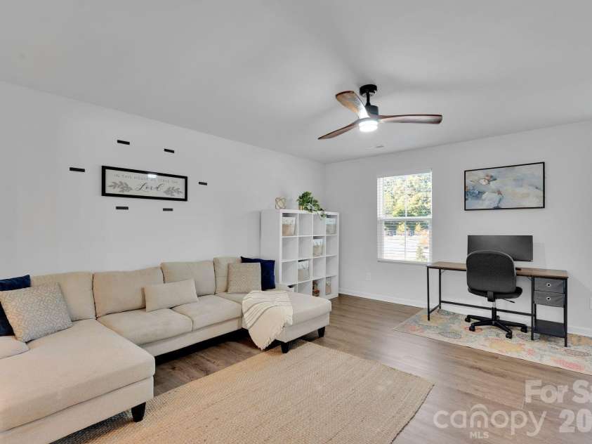 4008 Haldane Street, Charlotte, NC 28214.  MLS# CAR4420600, YatesRealty ID 48420. 