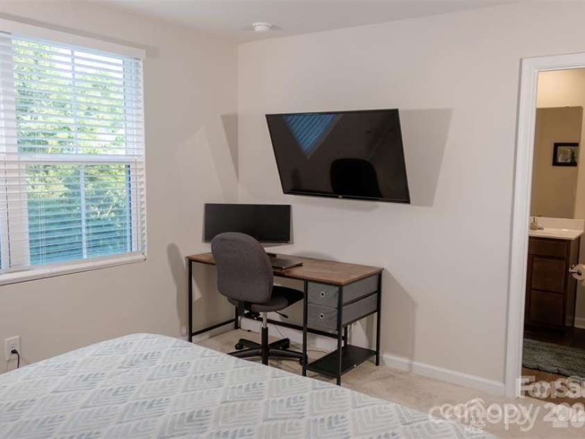 4008 Haldane Street, Charlotte, NC 28214.  MLS# CAR4420600, YatesRealty ID 48420. 