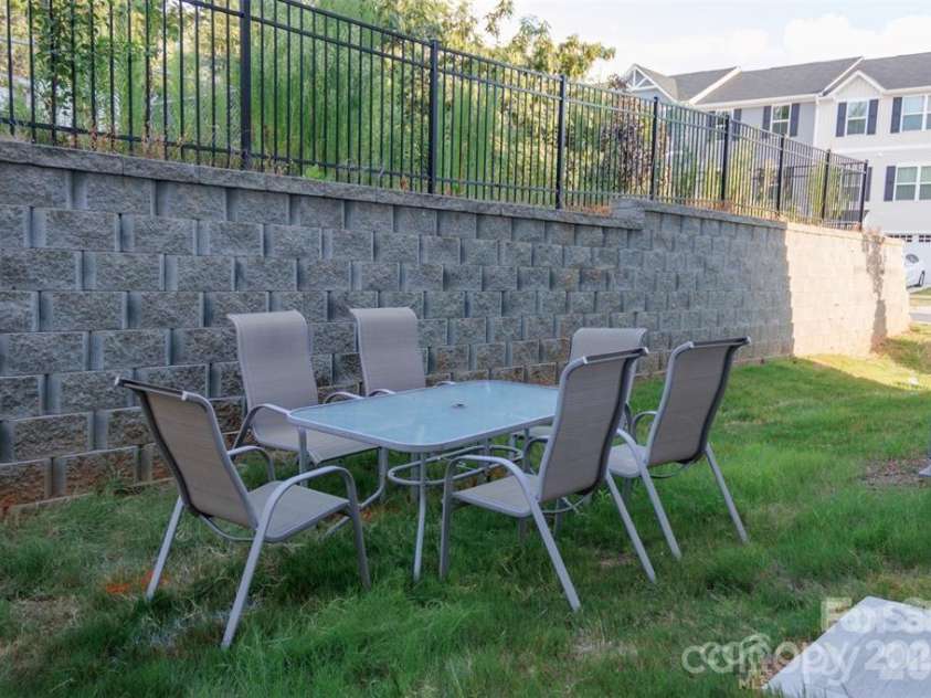 4008 Haldane Street, Charlotte, NC 28214.  MLS# CAR4420600, YatesRealty ID 48420. 