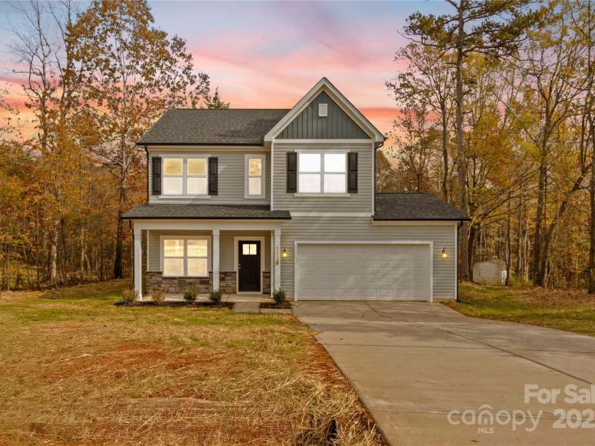 113 Titleist Drive, Statesville, NC 28677.  MLS# CAR4321320, YatesRealty ID 48421. 