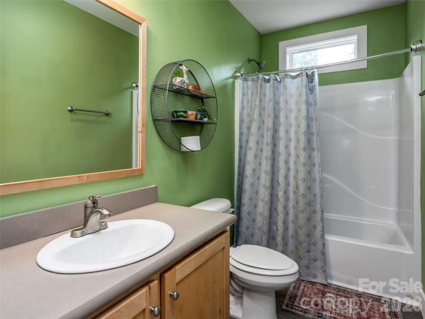 518 Onteora Boulevard, Asheville, NC 28803.  MLS# CAR4420855, YatesRealty ID 48421. Full guest bathroom on main