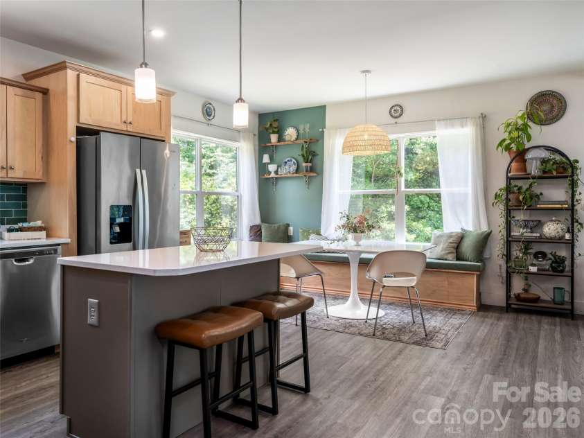 518 Onteora Boulevard, Asheville, NC 28803.  MLS# CAR4420855, YatesRealty ID 48421. Kitchen and dining
