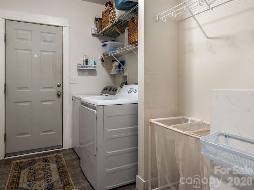 518 Onteora Boulevard, Asheville, NC 28803.  MLS# CAR4420855, YatesRealty ID 48421. Laundry room on main
