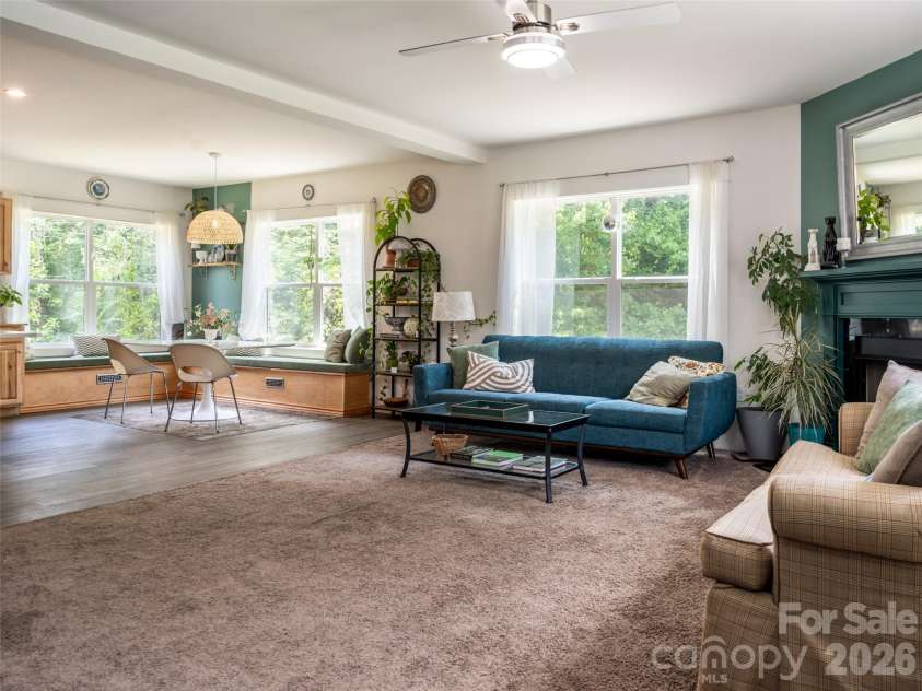 518 Onteora Boulevard, Asheville, NC 28803.  MLS# CAR4420855, YatesRealty ID 48421. Living and dining