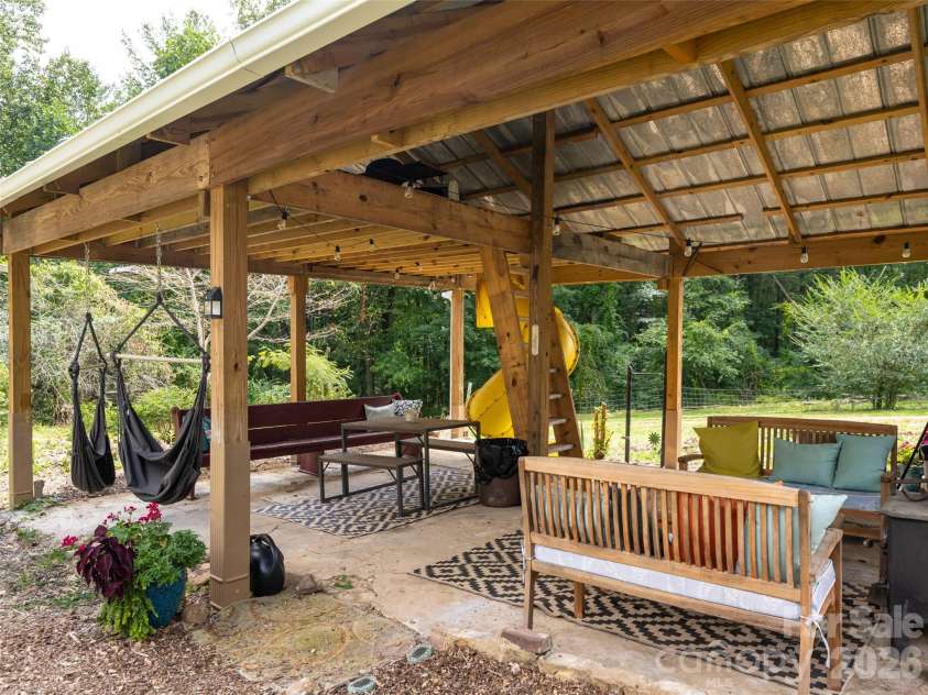 518 Onteora Boulevard, Asheville, NC 28803.  MLS# CAR4420855, YatesRealty ID 48421. Outdoor covered area