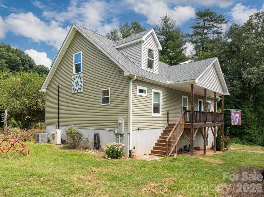 518 Onteora Boulevard, Asheville, NC 28803.  MLS# CAR4420855, YatesRealty ID 48421. Side view