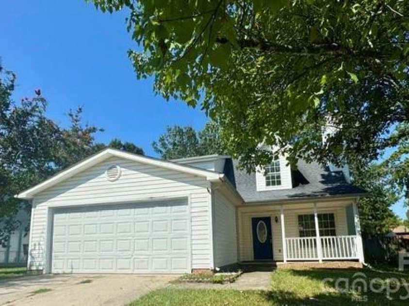 7736 Prindle Lake Drive, Charlotte, NC 28227.  MLS# CAR4421098, YatesRealty ID 48423. 
