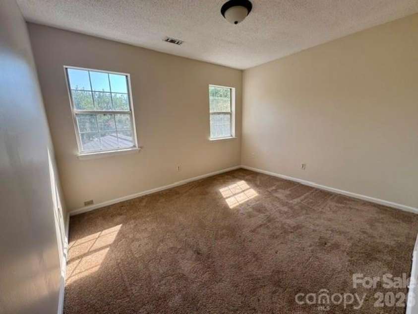 7736 Prindle Lake Drive, Charlotte, NC 28227.  MLS# CAR4421098, YatesRealty ID 48423. 
