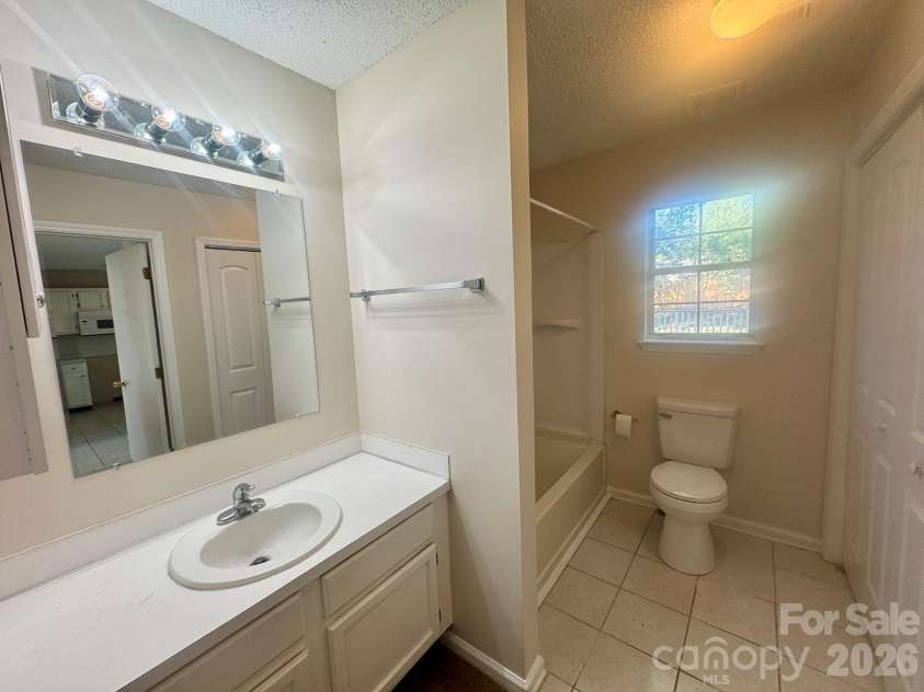 7736 Prindle Lake Drive, Charlotte, NC 28227.  MLS# CAR4421098, YatesRealty ID 48423. 