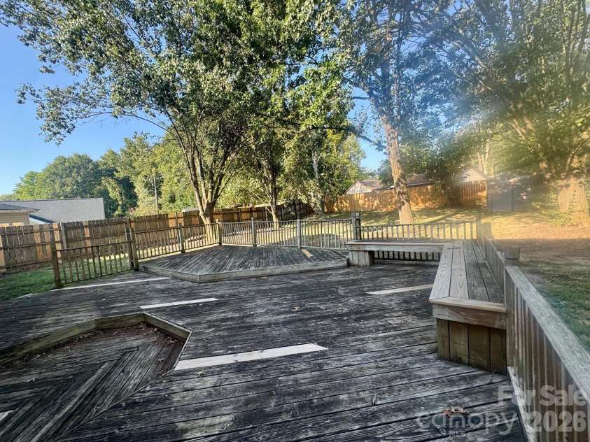 7736 Prindle Lake Drive, Charlotte, NC 28227.  MLS# CAR4421098, YatesRealty ID 48423. 