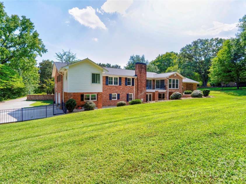 1235 Brookwood Road, Shelby, NC 28150.  MLS# CAR4421045, YatesRealty ID 48425. Back Left