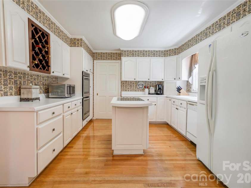 1235 Brookwood Road, Shelby, NC 28150.  MLS# CAR4421045, YatesRealty ID 48425. Kitchen