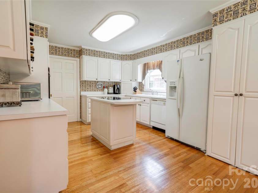 1235 Brookwood Road, Shelby, NC 28150.  MLS# CAR4421045, YatesRealty ID 48425. Kitchen