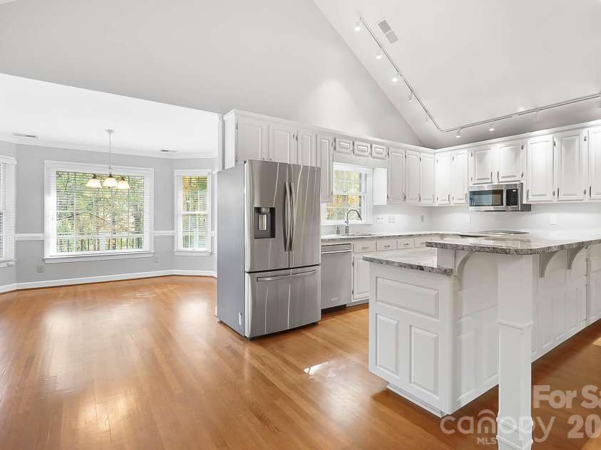 3475 Pikeview Road, Fort Mill, SC 29715.  MLS# CAR4322314, YatesRealty ID 48426. Kitchen/ Dining