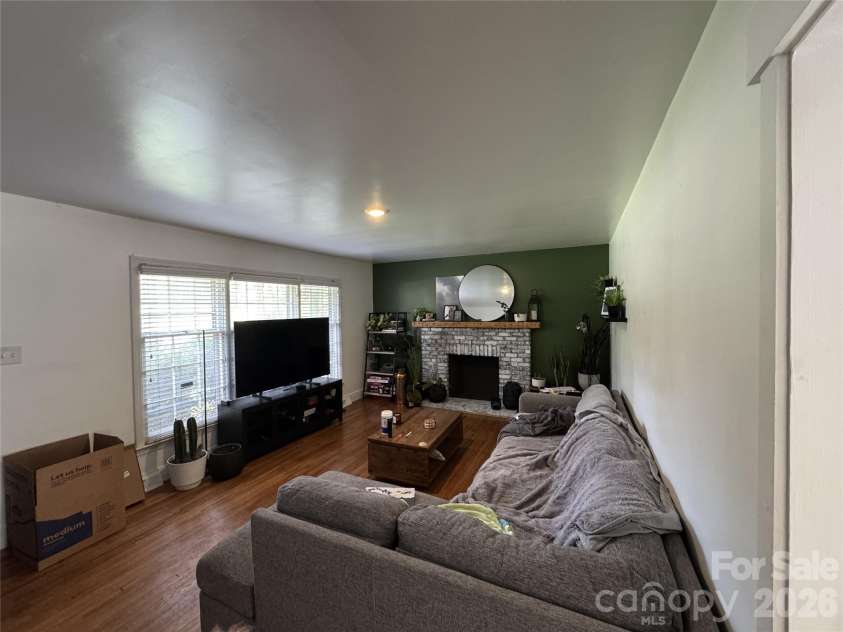 948 Heather Lane, Charlotte, NC 28209.  MLS# CAR4420668, YatesRealty ID 48429. 