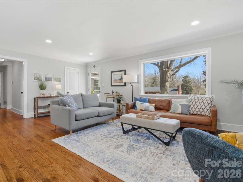 4320 Waterbury Drive, Charlotte, NC 28209.  MLS# CAR4343059, YatesRealty ID 4843. 