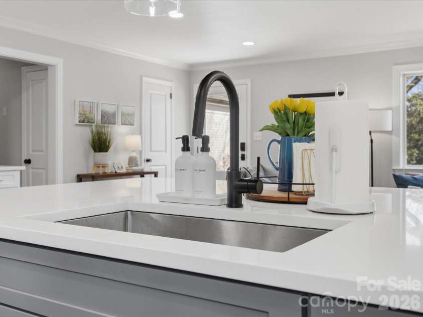 4320 Waterbury Drive, Charlotte, NC 28209.  MLS# CAR4343059, YatesRealty ID 4843. 