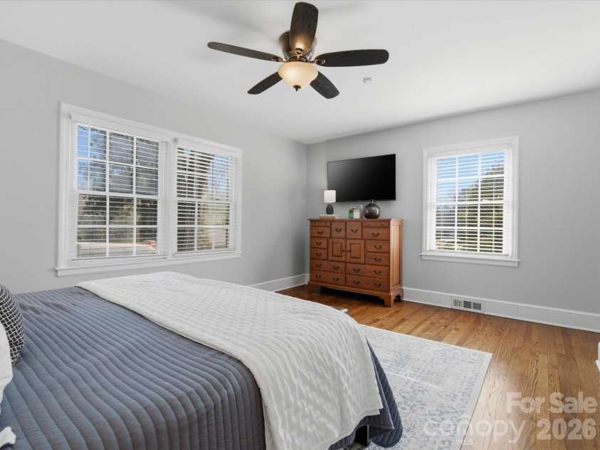 4320 Waterbury Drive, Charlotte, NC 28209.  MLS# CAR4343059, YatesRealty ID 4843. 