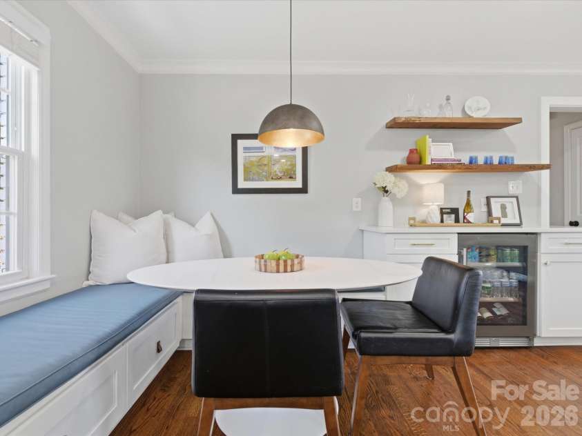 4320 Waterbury Drive, Charlotte, NC 28209.  MLS# CAR4343059, YatesRealty ID 4843. Dining / Breakfast area with built in seating
