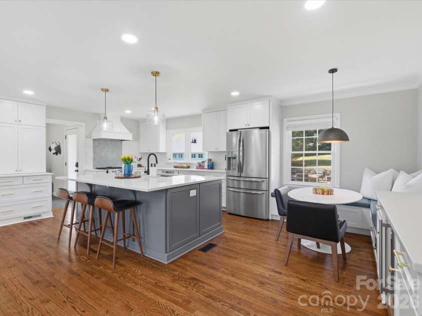 4320 Waterbury Drive, Charlotte, NC 28209.  MLS# CAR4343059, YatesRealty ID 4843. Kitchen